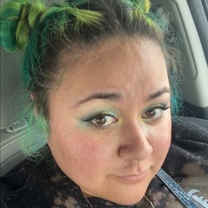 Meet your Posher, Malia